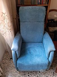 poltrona recrinabile alzapersone per anziani