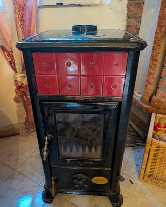 Stufa a legna Nordica vintage in ghisa
