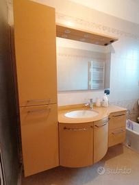 mobile bagno sospeso