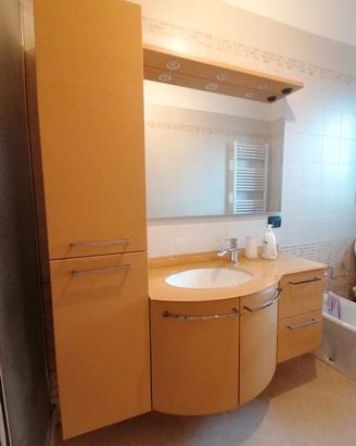 mobile bagno sospeso