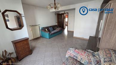 CASA A SCHIERA CON GARAGE E SCOPERTO