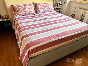 Letto con cassettone e materasso