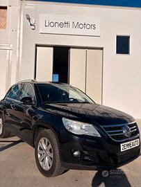 Volkswagen Tiguan 2.0 TDI DPF 4MOTION DSG Sport & 