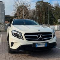 MERCEDES GLA200d AUTOMATICA NIGHT PACK - 2016