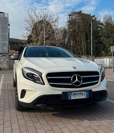 MERCEDES GLA200d AUTOMATICA NIGHT PACK - 2016