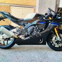 Yamaha r1 m