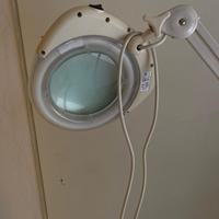 Lente di ingrandimento per estetiste