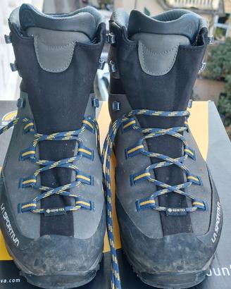 scarponi montagna La Sportiva n. 43  mezzo