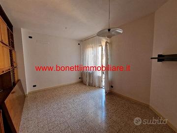 Zona servitissima piazza fulcheria