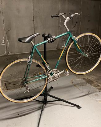 Bici vintage verde metallizzato – Campagnolo
