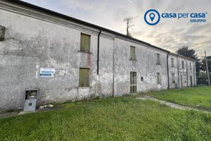 Rustico con terreno edificabile a Pontecchio