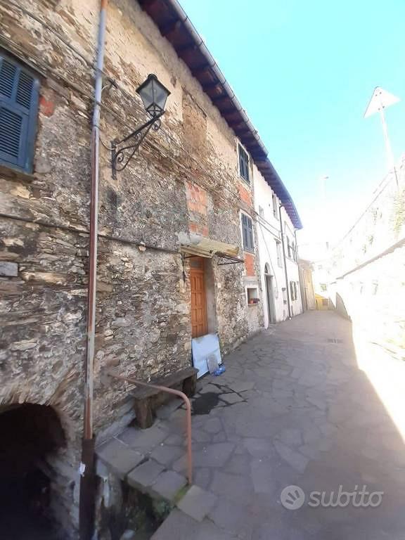 Rustico / Casale di 230 m² con più di 5 locali a P - Vista 4