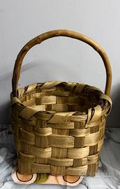 Cesto artigianale in legno di castano intrecciato