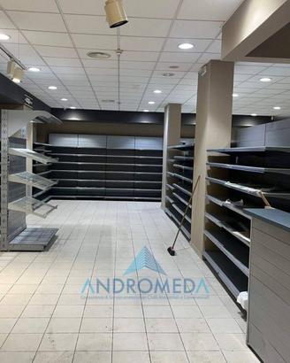 Immobile di 400 m² a Aversa