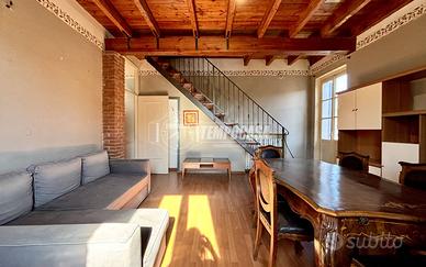 BILOCALE CON MANSARDA IN PIENO CENTRO