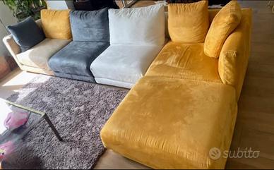 Stupendo divano componibile con pouf