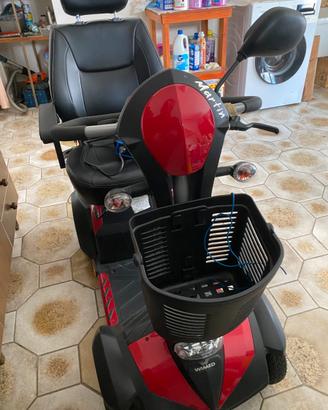 Scooter elettrico per anziani e disabili