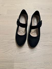 Décolleté con fibbia