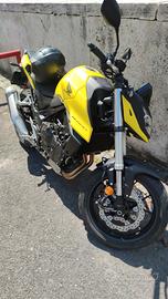 Honda CB 750 Hornet (2024) 4 anni di garanzia  res