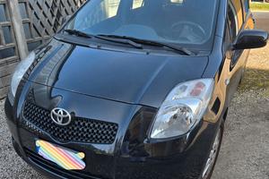TOYOTA JARIS