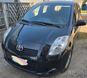 TOYOTA JARIS
