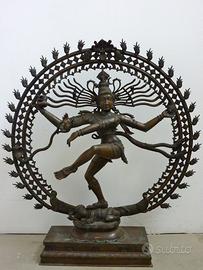 Grande statua in bronzo di Nataraja
