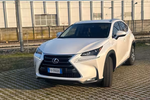 Lexus nx300h