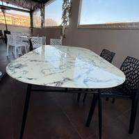 Tavolo grande texture marmo