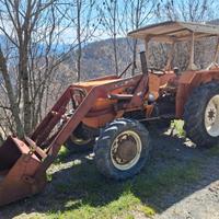 Trattori 4x4 30-90 hp con atrezzatura agricola /