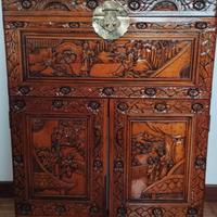 MOBILETTO ETNICO IN LEGNO INTAGLIATO