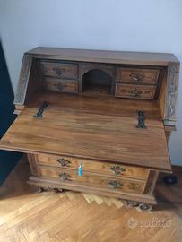 Cassettiera con ribalta