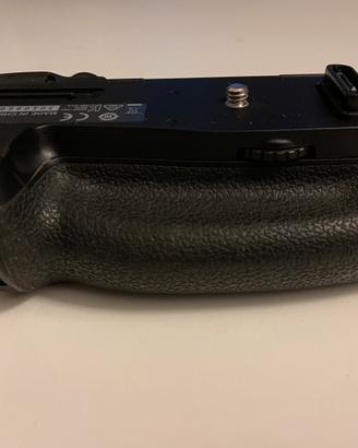 Nikon MB-D16 multi power battery pack