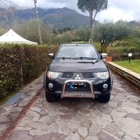 MITSUBISHI L 200
