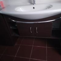 mobile bagno sospeso 