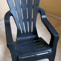 Poltrona in polipropilene con compresa consegna