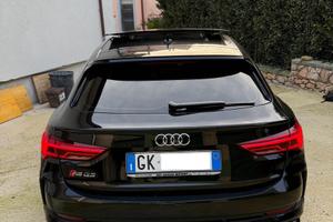 Audi RSQ3 Sportback Identity Black 2022