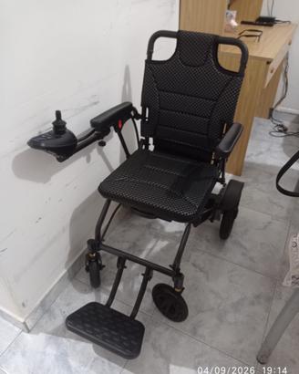 Sedia a rotelle elettrica