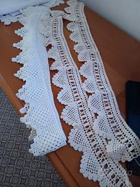 Rifiniture per lenzuolo e asciugamani ad uncinetto