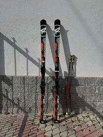 2 paia di sci Rossignol e racchette Leki