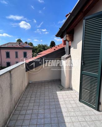 Appartamento a Montano Lucino 3 locali
