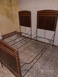 Coppia di letti in ferro battuto e madreperla 800