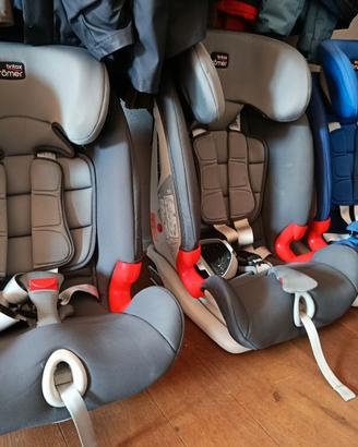 Seggiolini Auto per bambini 35euro l'uno.