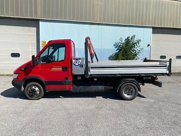 Iveco Daily 2.3 hpi con cassone Ribaltabile e grue
