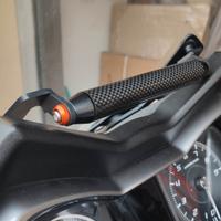 Staffa/supporto porta telefono cellulare per X-Max