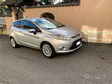 FORD FIESTA TITANIUM GPL / 1.2 82 cv 2010