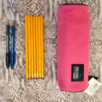 Astuccio + 7 matite HB + 2 penne (NUOVO) 