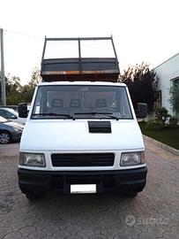 Iveco Daily 35.8 2.5 Diesel PL Cab. Classic