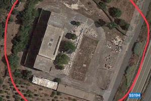 Intero immobile più spazio esterno