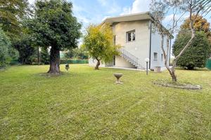 Noventa padovana - villa singola in centro paese