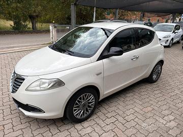 Lancia Ypsilon 5 Porte Ypsilon 1.2 8v Silver 69cv